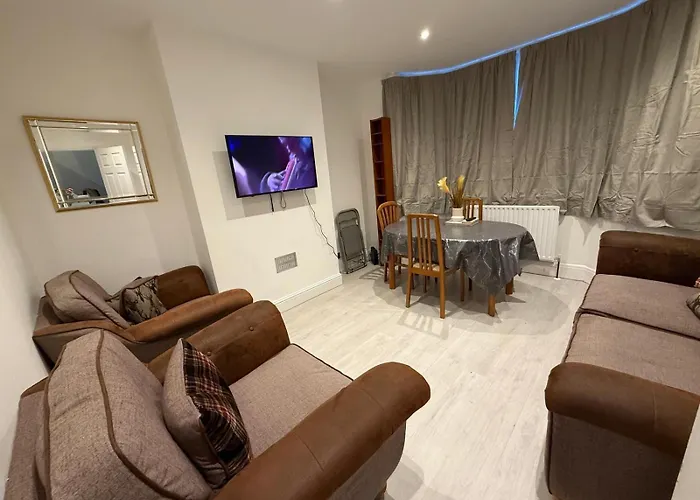 Causeway 4 Bedroom House בית נופש בריסטול