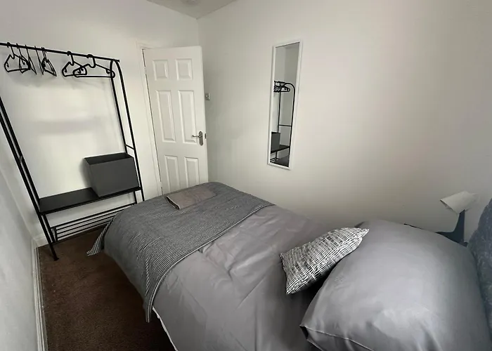 Causeway 4 Bedroom House * Bristol